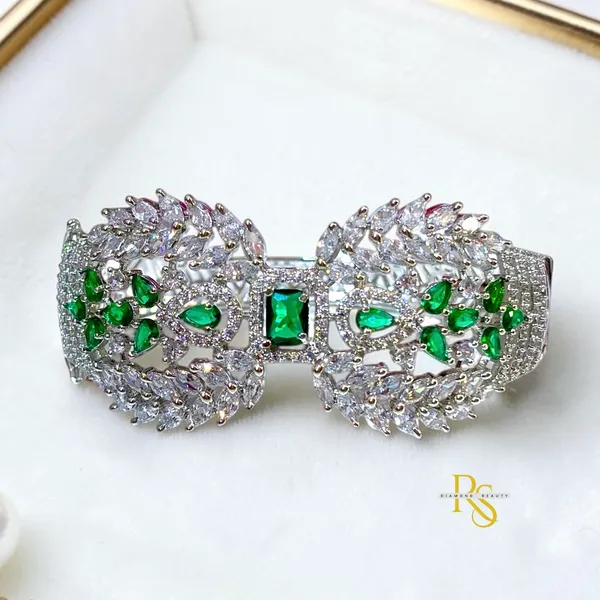 18K_White_Rhodium_Diamond_Openable_Bracelet