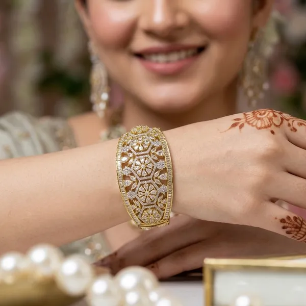 18k_Gold_Plated_Diamond_Openable_Bracelet