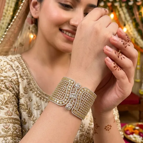 18k_Gold_Plated_Diamond_Openable_Bracelet