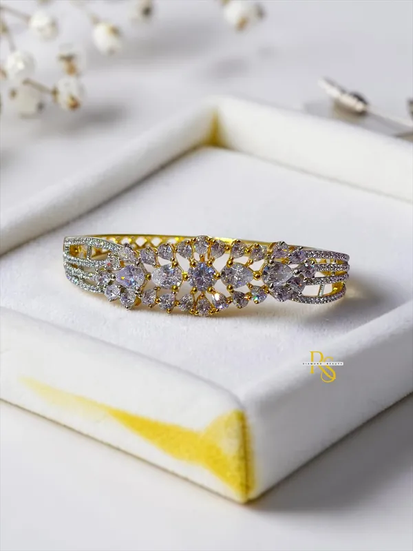 18k_Gold_Plated_Gj_Diamond_Openable_Bracelet