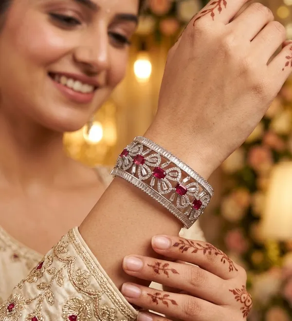 18k_White_Rhodium_Plated_Diamond_Openable_Bracelet