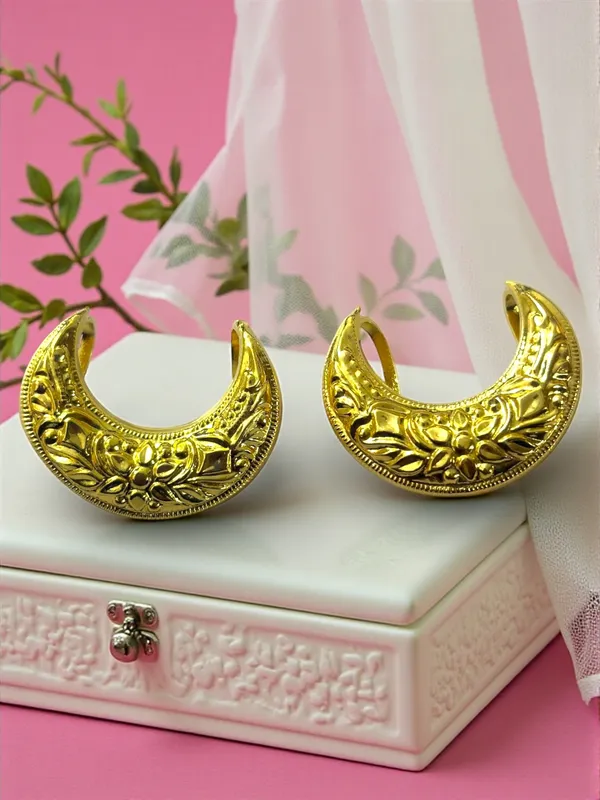 2_GOLD_PLATED_CHAND_CLIP_FOR_WOMEN