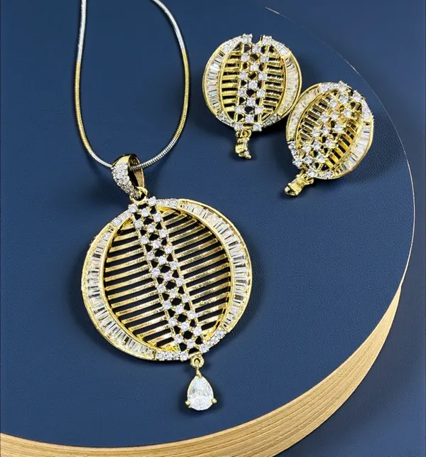 CHARMING_PENDANT_SET_FOR_WOMEN