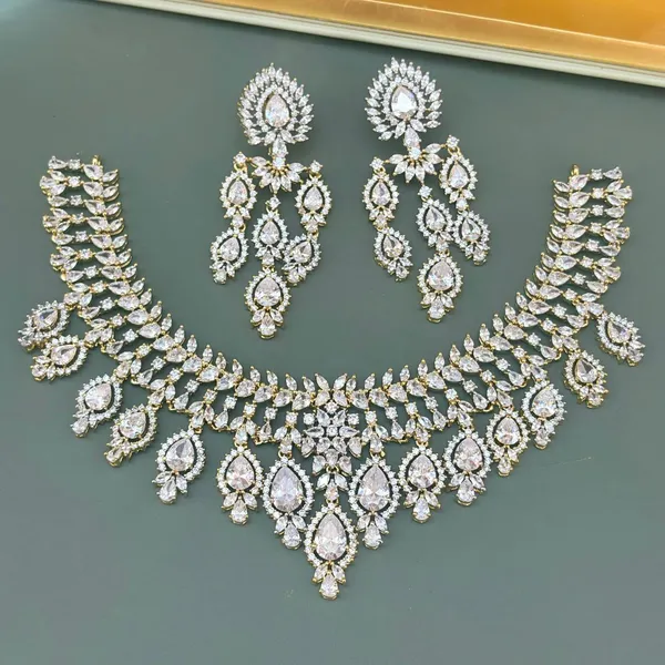 Diana_Premium_Shimmer_Necklace_For_Women