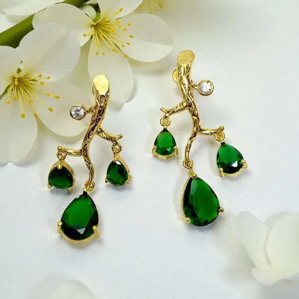 Green_Royal_Emerald_Glow_Gold_Danglers_Earrings_For_Women