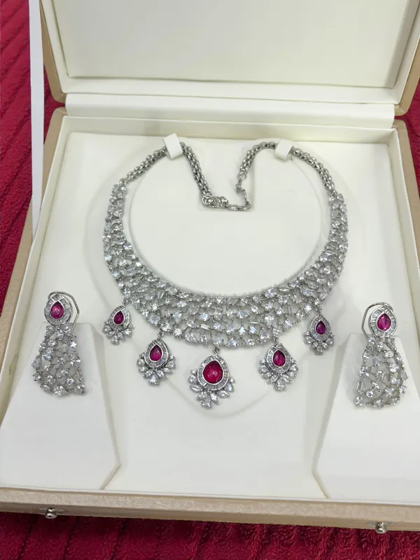 DIAMOND_NECKLACE_FOR_WOMEN