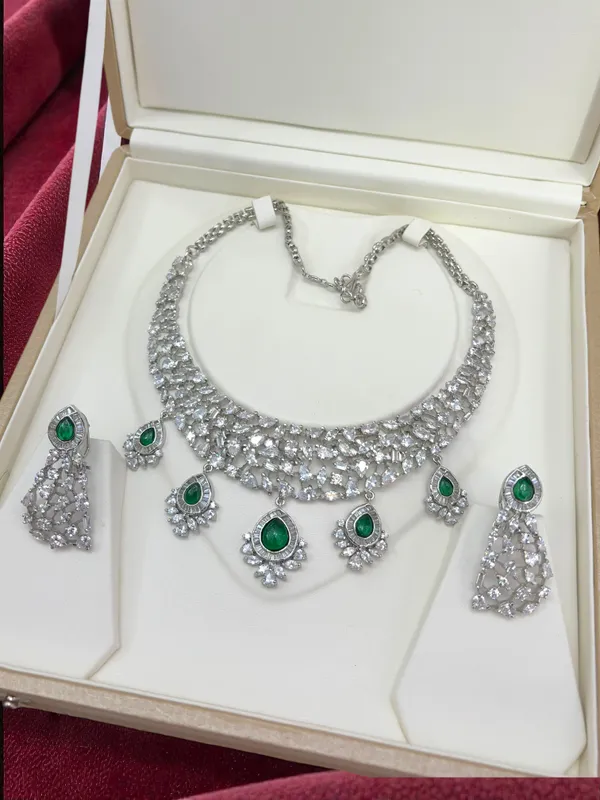 DIAMOND_NECKLACE_FOR_WOMEN