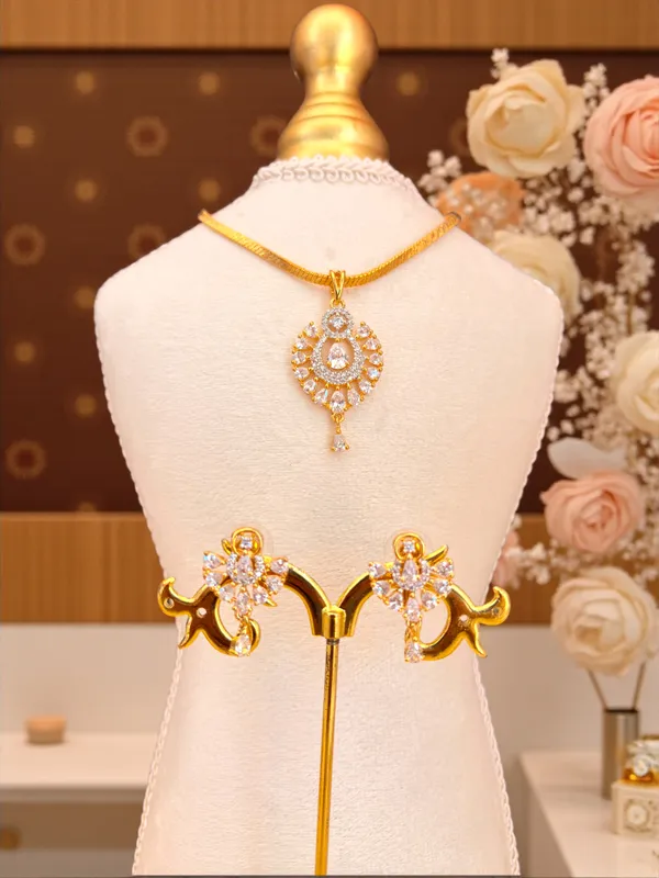 DIAMOND_PENDANT_SET_FOR_WOMEN