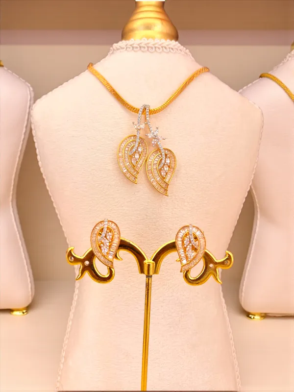DIVA_PENDANT_SET_FOR_WOMEN