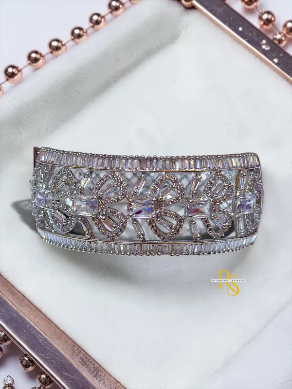 18k_White_Rhodium_Plated_Diamond_Openable_Bracelet