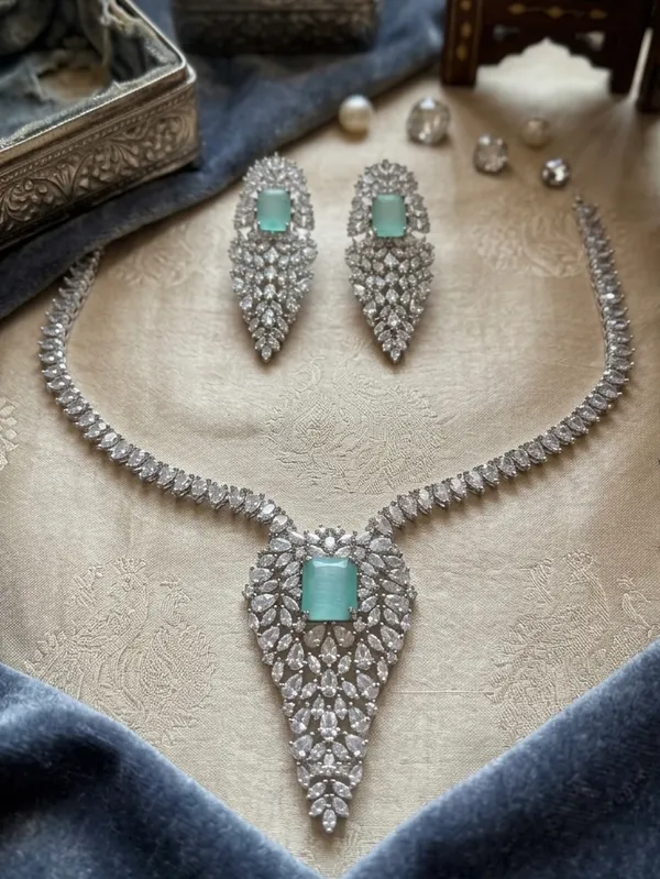 Diamond_Sparkling_Necklace_set