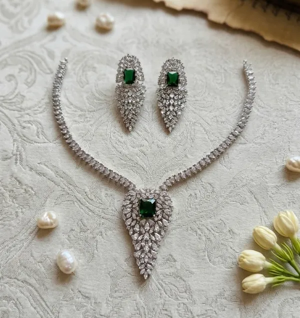 Diamond_Sparkling_Necklace_set