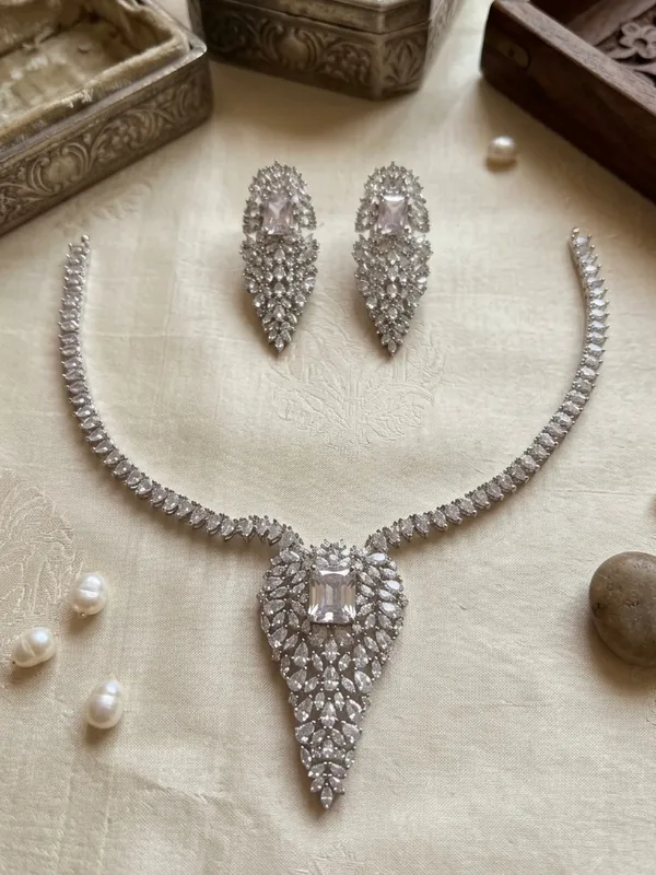 Diamond_Sparkling_Necklace_set