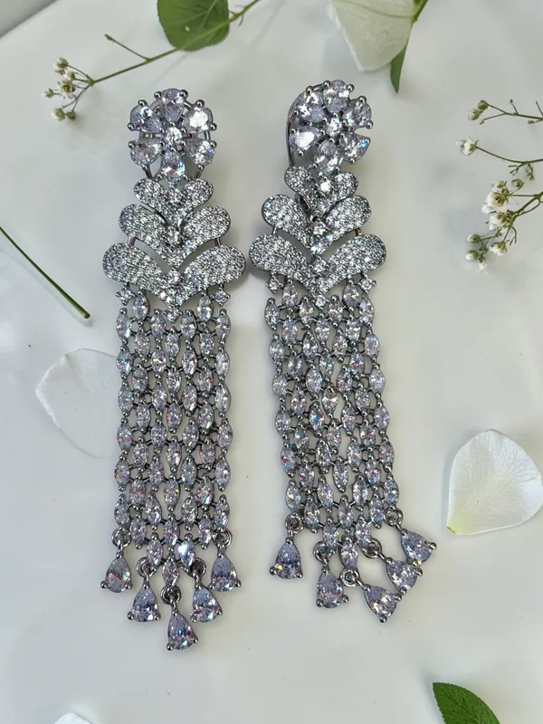 Diva_Diamond_Long_Earrings_For_Women