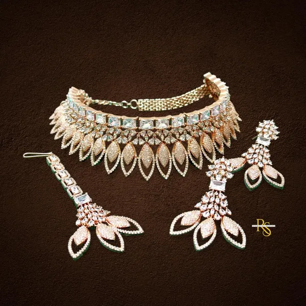 Silver_Stylish_Brass_Necklace_For_Women