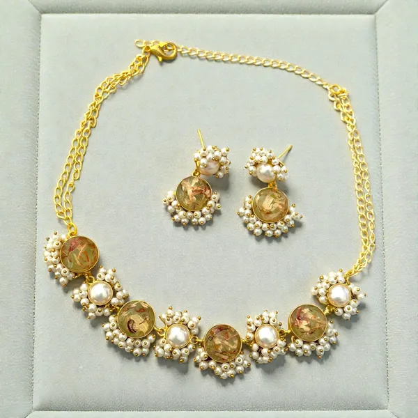 FASHION_FUSION_NECKLACE