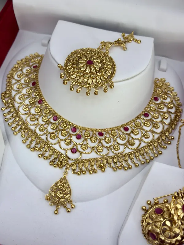 GOLD_PLATED_NECKLACE_SET_FOR_WOMEN