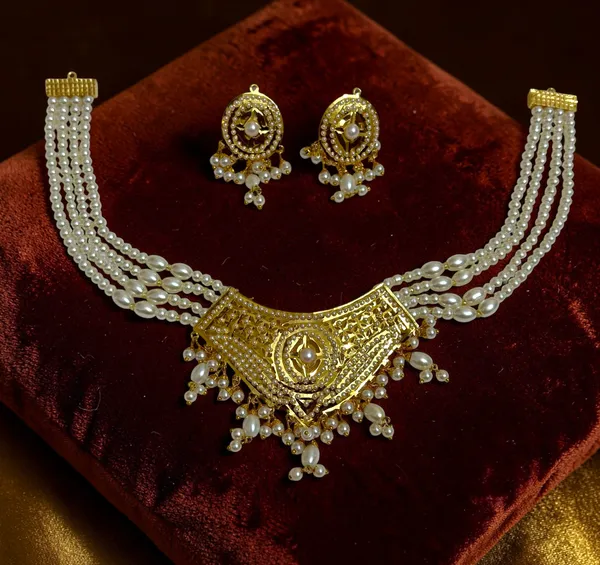 JADAU_STATEMENT_NECKLACE_SET_FOR_WOMEN