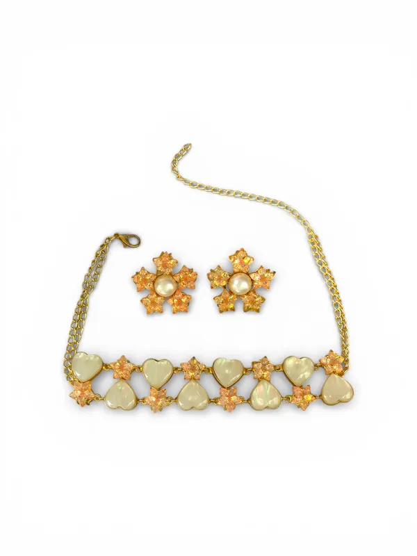 MOTHER_OF_PEARLS_NECKLACE_SET_FOR_WOMEN