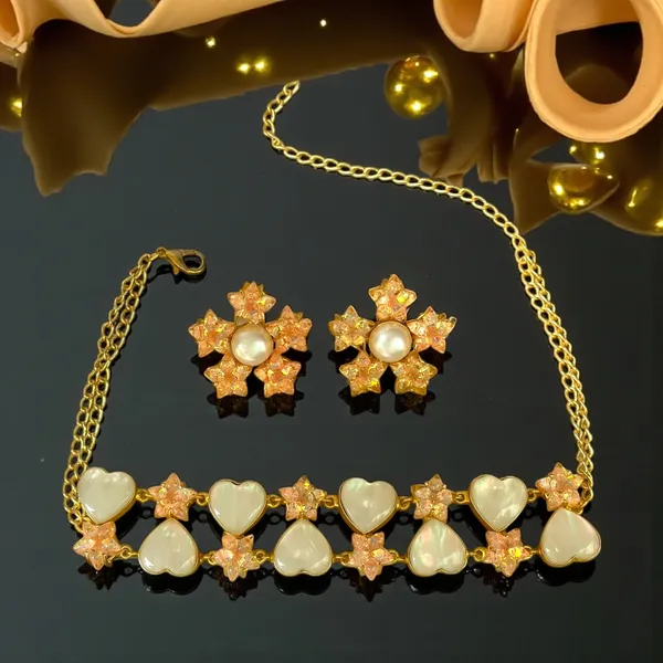 MOTHER_OF_PEARLS_NECKLACE_SET_FOR_WOMEN