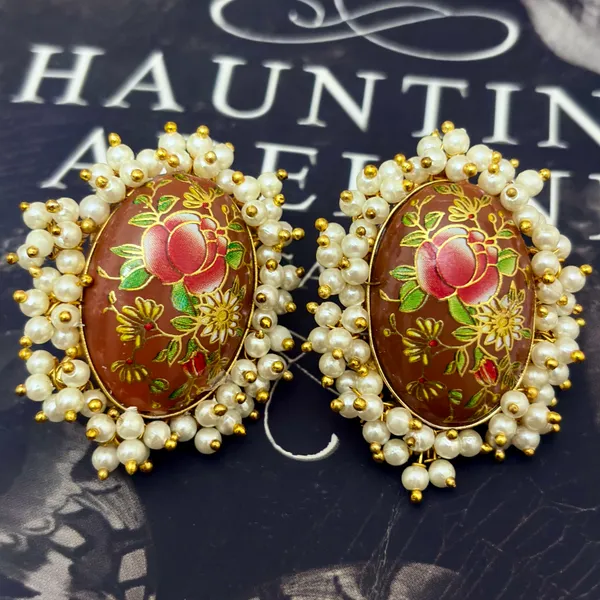 Mother_Of_Pearls_Lightweight_Studs