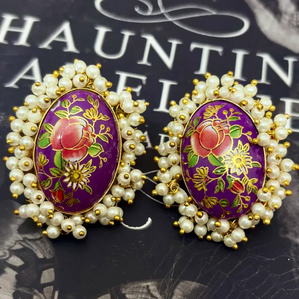 Mother_Of_Pearls_Lightweight_Studs
