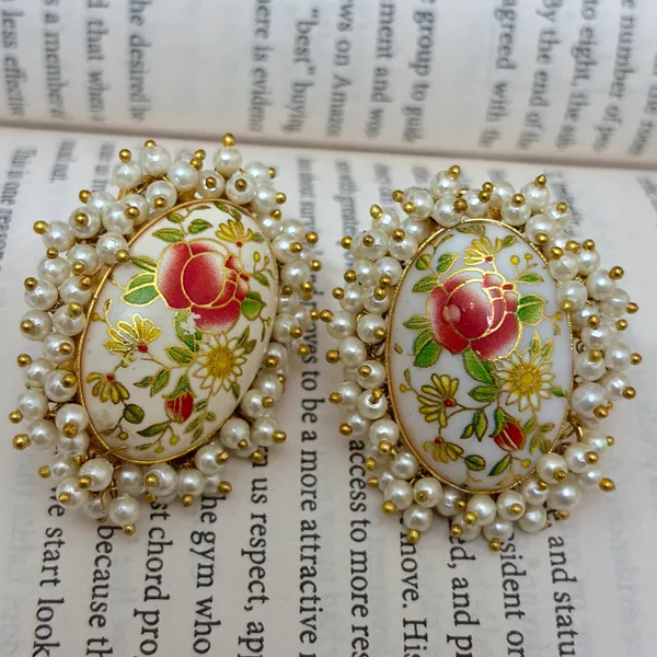 Mother_Of_Pearls_Lightweight_Studs