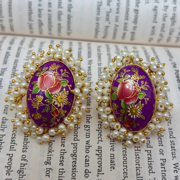 Mother_Of_Pearls_Lightweight_Studs
