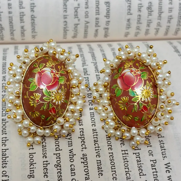 Mother_Of_Pearls_Lightweight_Studs