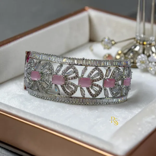 18k_White_Rhodium_Plated_Diamond_Openable_Bracelet