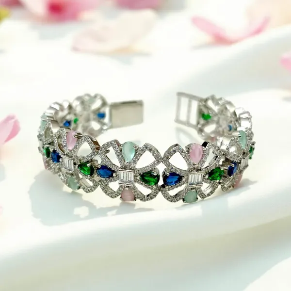 18k_White_Rhodium_Diamond_Openable_Bracelet