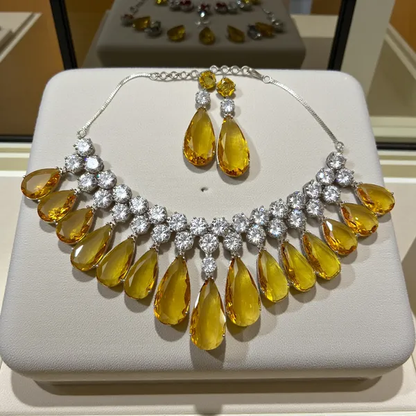 RADIANCE_DIAMOND_NECKLACE