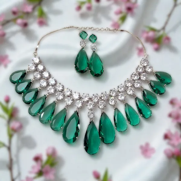 Radiance_Luxe_Diamond_Necklace_–_Elegant_Statement_Jewellery