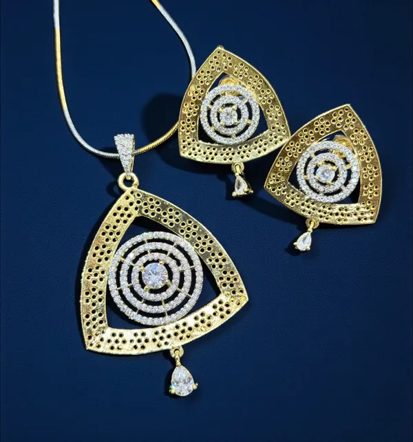CHARMING_PENDANT_SET_FOR_WOMEN