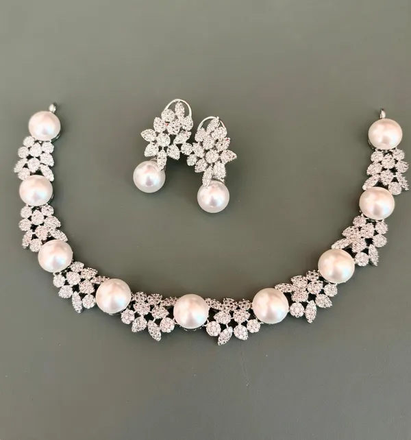 Premium_Silver-Plated_Necklace_Set_for_Women_Stunning_Shine_&_Classy_Craftsmanship