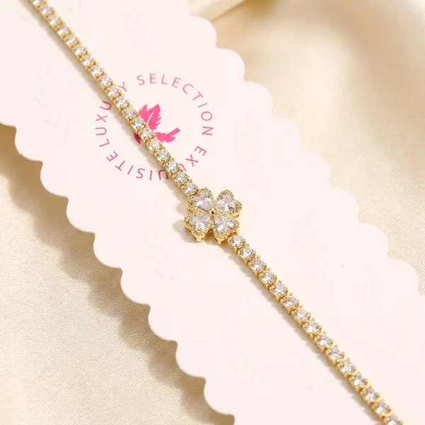 Elegant_Silver-Tone_Chain_Bracelet_With_Crystal_Panda_Charm