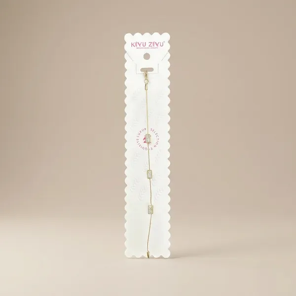 Golden_Chain_Bracelet_With_Delicate_Charm_Design
