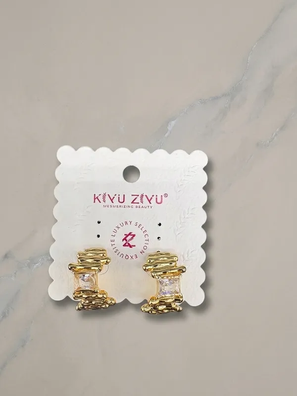 Gold_Alloy_Spiral_Crystal_Stud_Earrings_For_Women