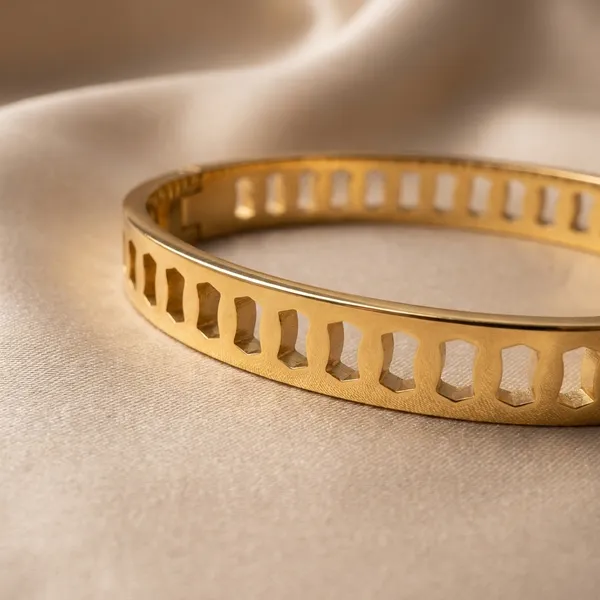 Gold_Plated_Elegant_Bracelet_Bangle