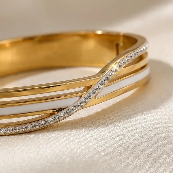 Elegant_Tri-Tone_Curved_Bangle_With_Sparkling_Crystals