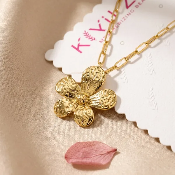 Gold-Tone_Hammered_Flower_Pendant_Chain_Necklace_By_Kavu_Zavu