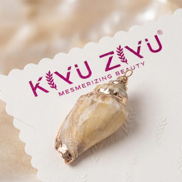 Kivu_Ziyu_Luxury_Seashell_Pendant_Necklace_With_Gold_Chain