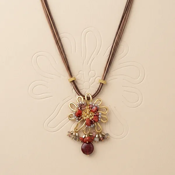 Gold_Alloy_Floral_Crystal_Pendant_Necklace_For_Women