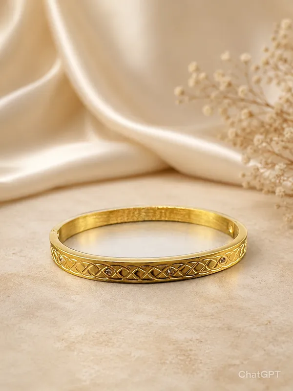 Gold-Toned_Engraved_Bangle_Bracelet