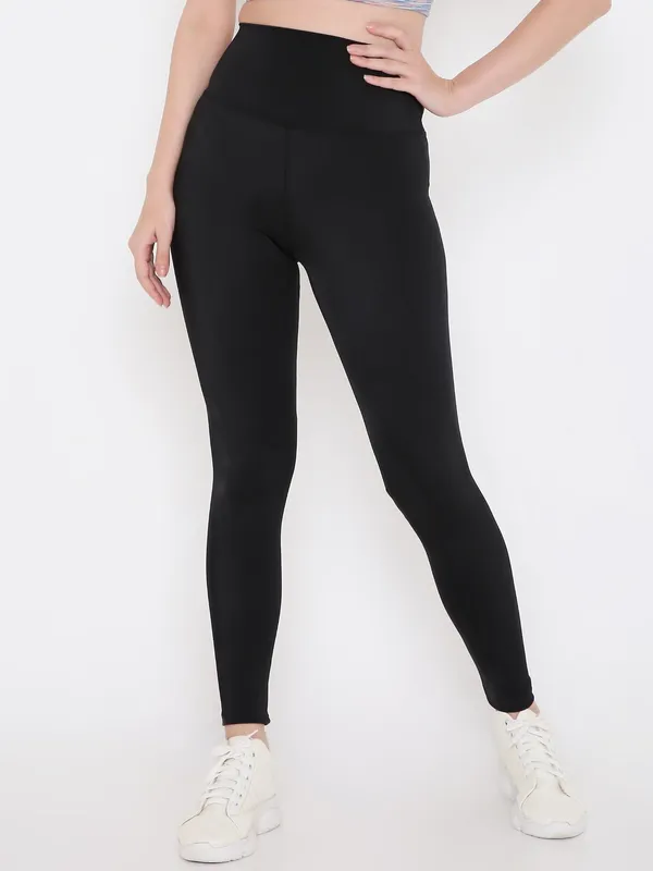 Black_Ankle_Length_Solid_Sports_Leggings_For_Women