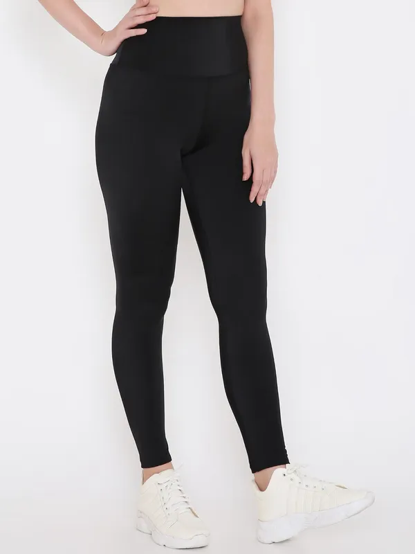 Black_Ankle_Length_Solid_Sports_Leggings_For_Women