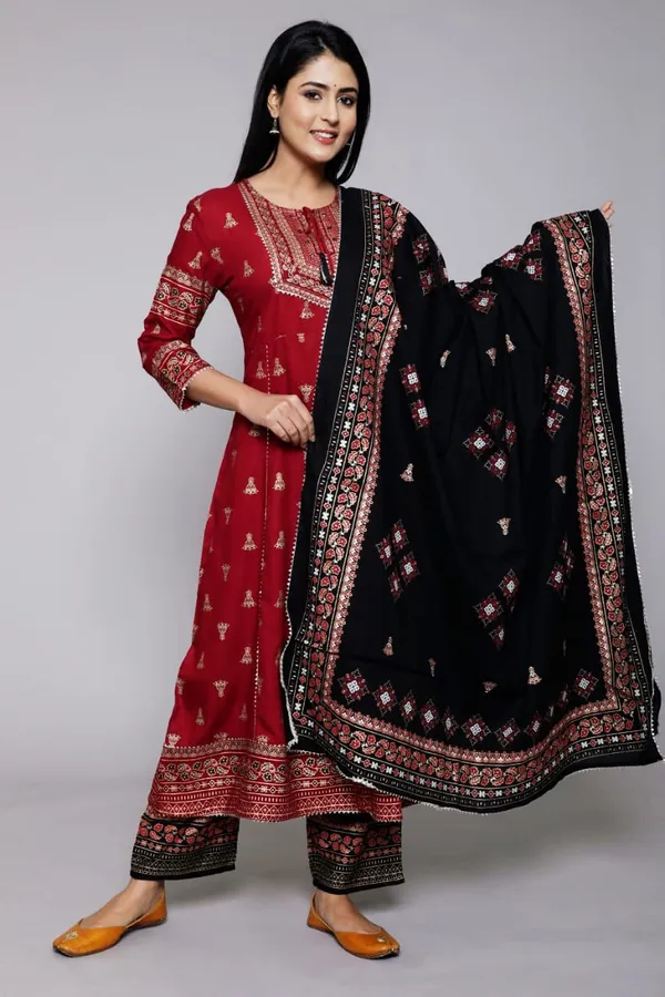 Maroon_Cotton_Kurti_Set_For_Women