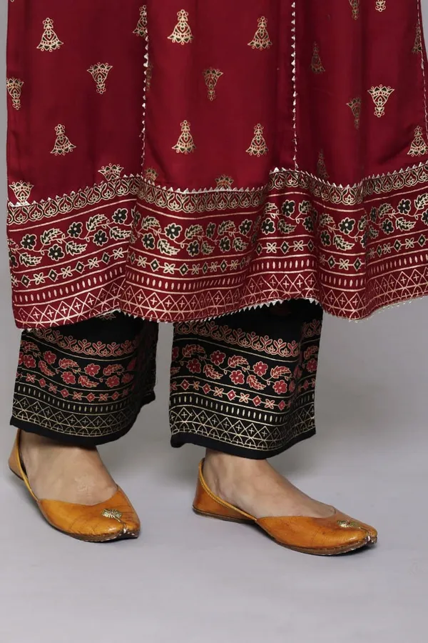 Maroon_Cotton_Kurti_Set_For_Women