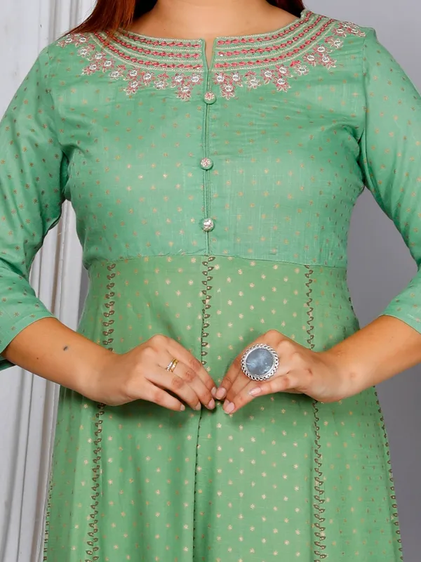 Green_Cotton_Embroidered_Kurti_Set_For_Women