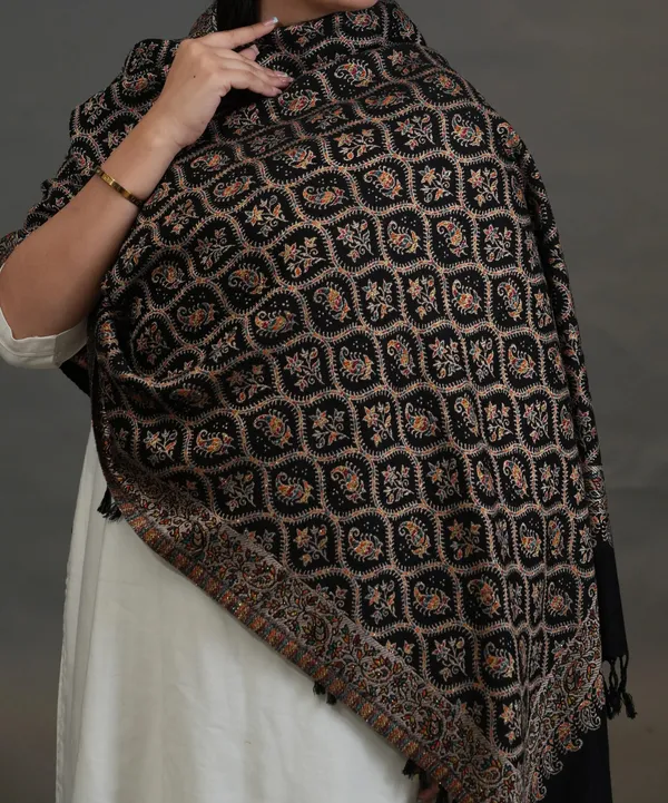 Shifneen_Acrylic_Paisley_Women_Shawl_Black